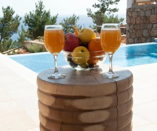 فيلة Akropolis Village Complex Of Luxury Kyra Panagia