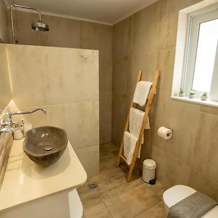 Akropolis Village Complex Of Luxury Vilă *